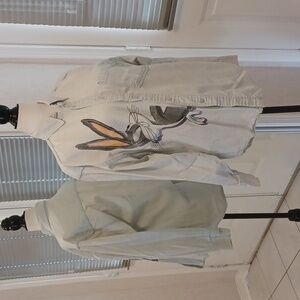 4/$80 Light Blue Bugs Bunny Denim Shirt - Size Small